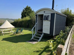 Home Farm Shepherds Hut with Firepit and Wood Burning Stove